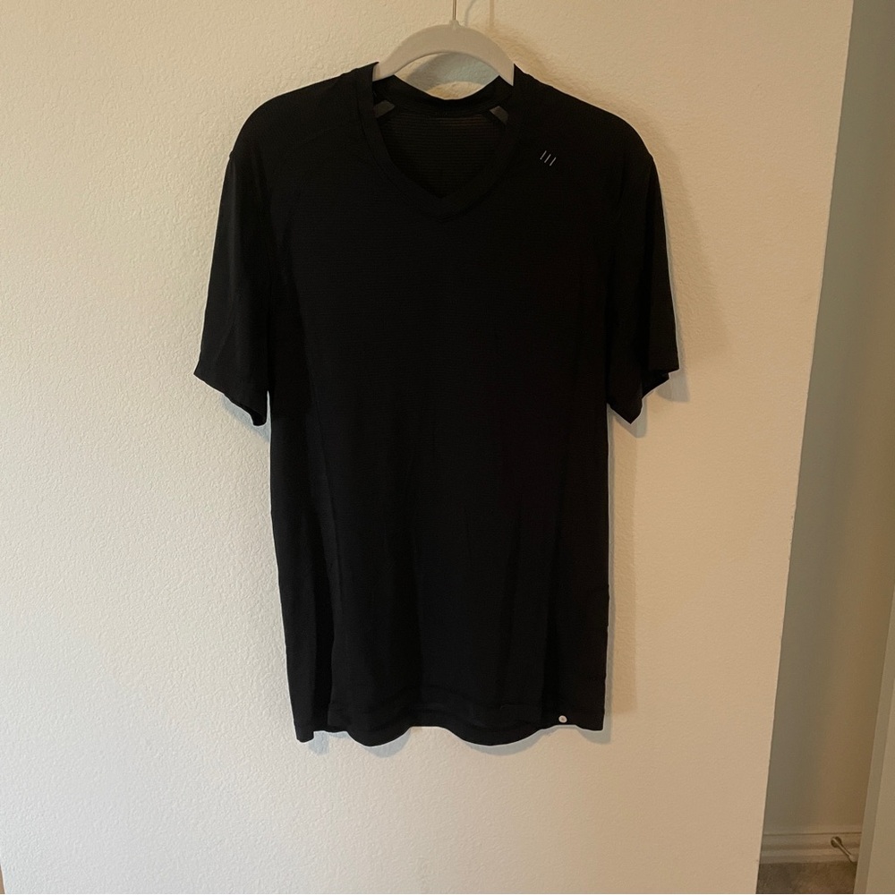Men’s Lululemon Shirt